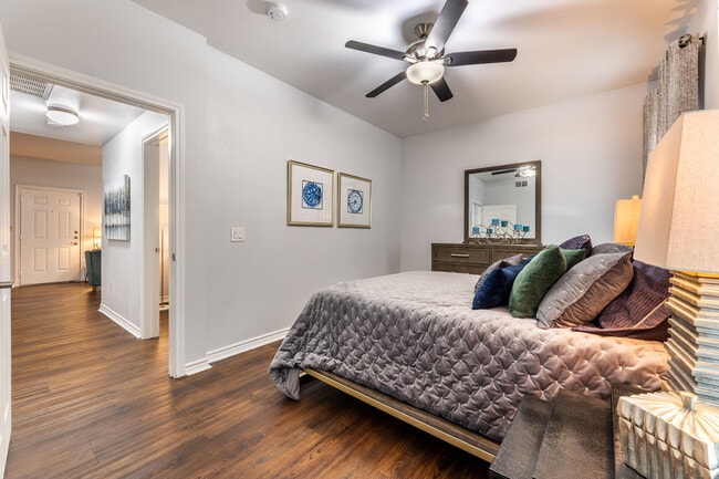 Lakebridge Apartments