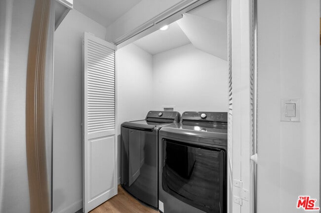 Photo - 1535-1534 N Kingsley Dr