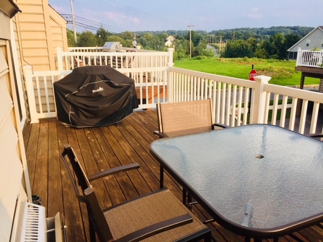 Main floor deck