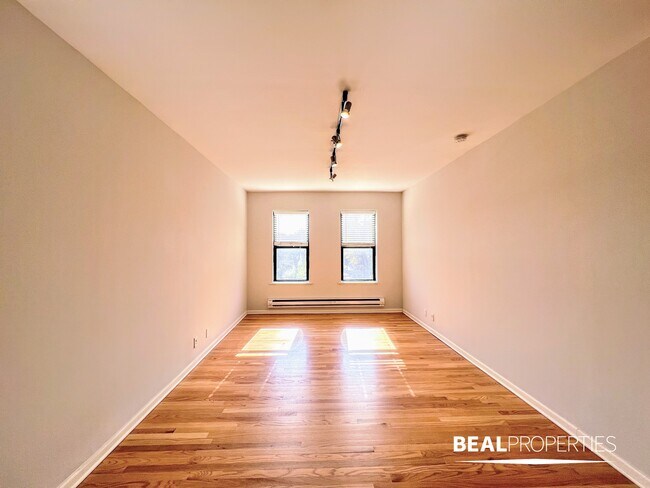 Photo - 2834 W Palmer St Unit Studio