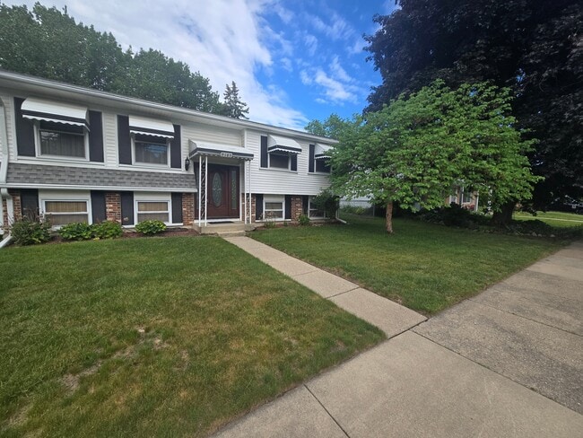 Photo - 9187 Sheldon Rd