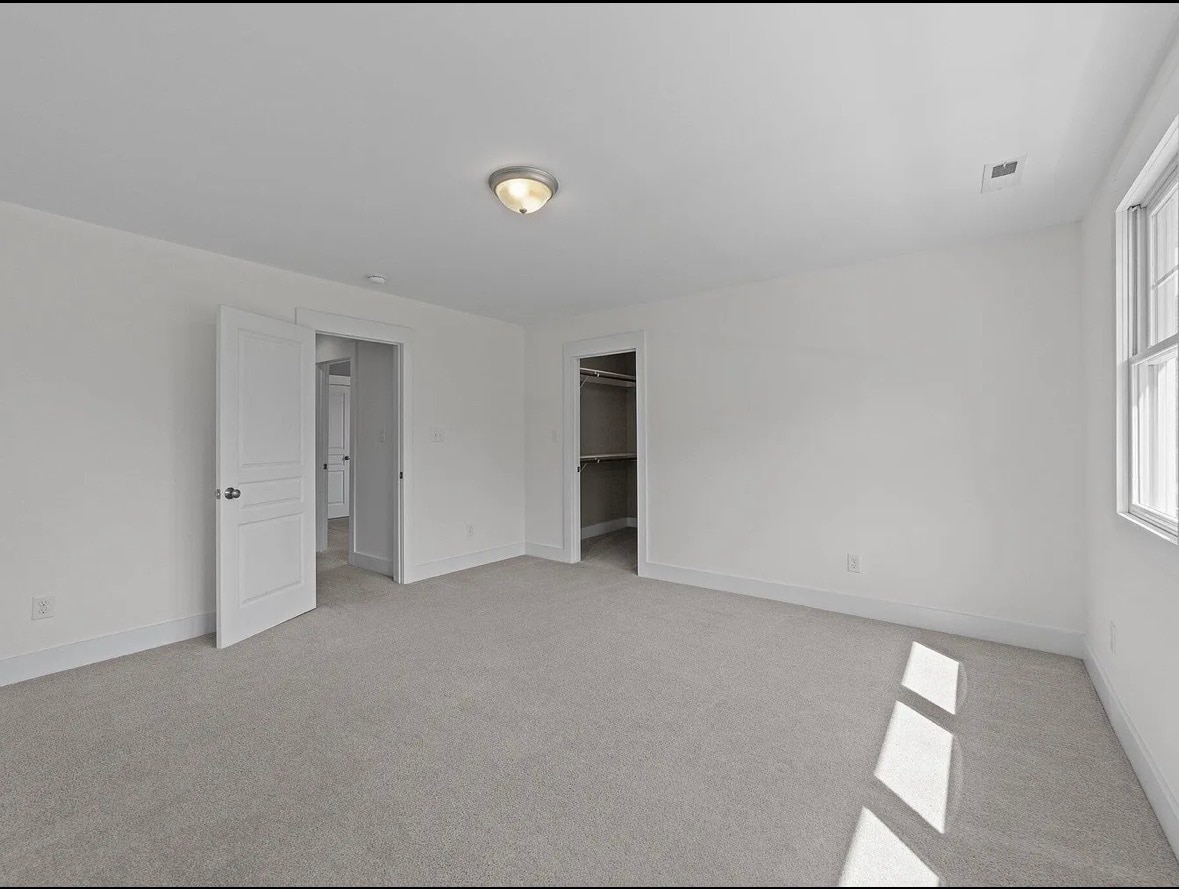 Private Bedroom - 1011 Parker St