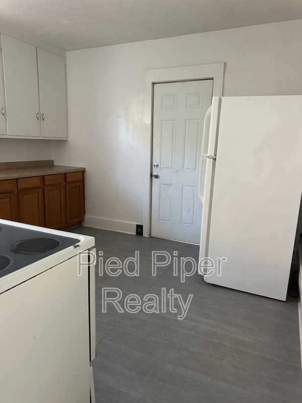 Photo - 123 1/2 N Cherry Ave