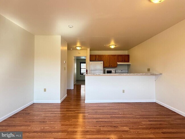 Photo - 358 Main St Unit 5