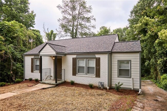 Building Photo - 1235 Beechview Dr SE Rental