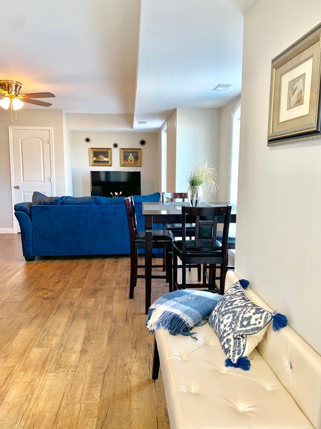 Photo - 408 Circus Ave