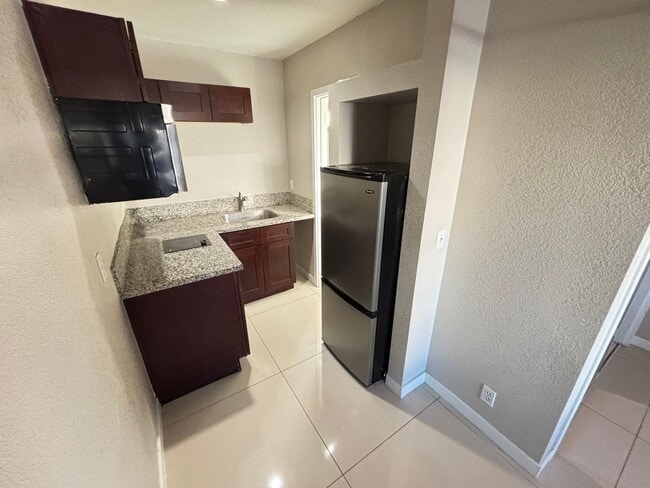Photo - Gorgeous Studio w/ All Utilities Included located in Downtown Las Vegas!