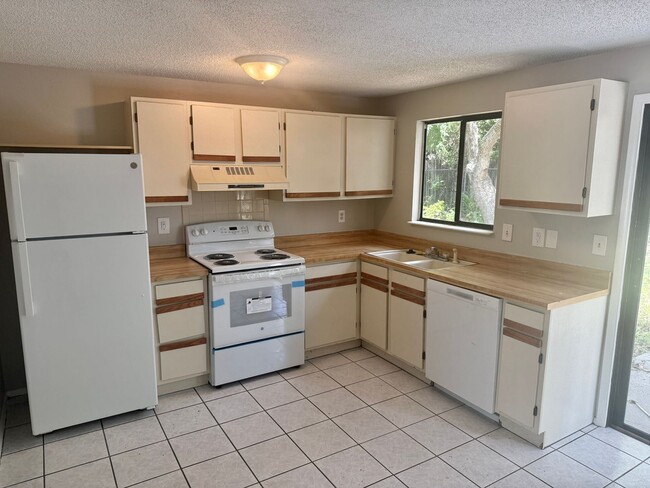 Photo - 3/2 in Port Richey!