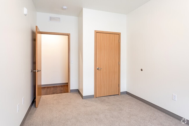 2BR, 1BA - Dublin Heights