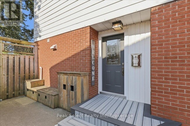 Photo - 191 Maple Ave