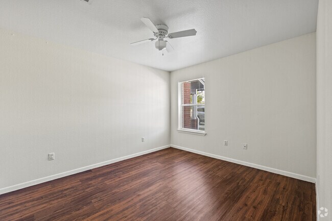 2BR, 2BA - 1,036SF - 2nd Bedroom