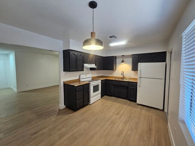 Building Photo - 4532 E Caballero Cir Unit 02
