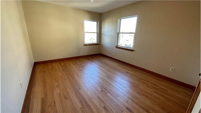 Photo - 827 Broadway Blvd