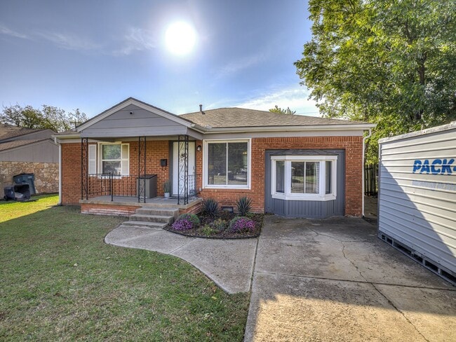 Photo - Super Sweet Home - All Appliances Included! 5 Minutes from Lake Hefner