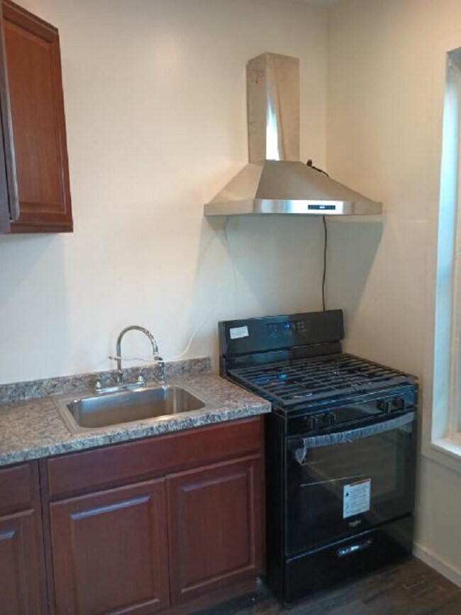 Photo - 1619 N 29th St