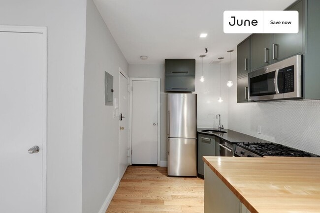 Photo - 491 W 22nd St Unit 4R