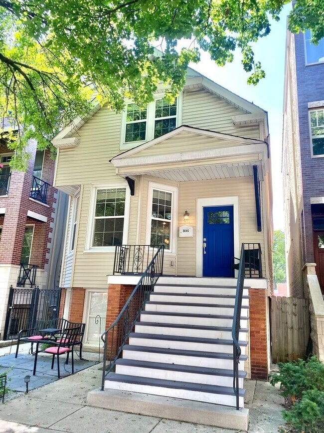 Photo - 3646 N Damen Ave Townhome