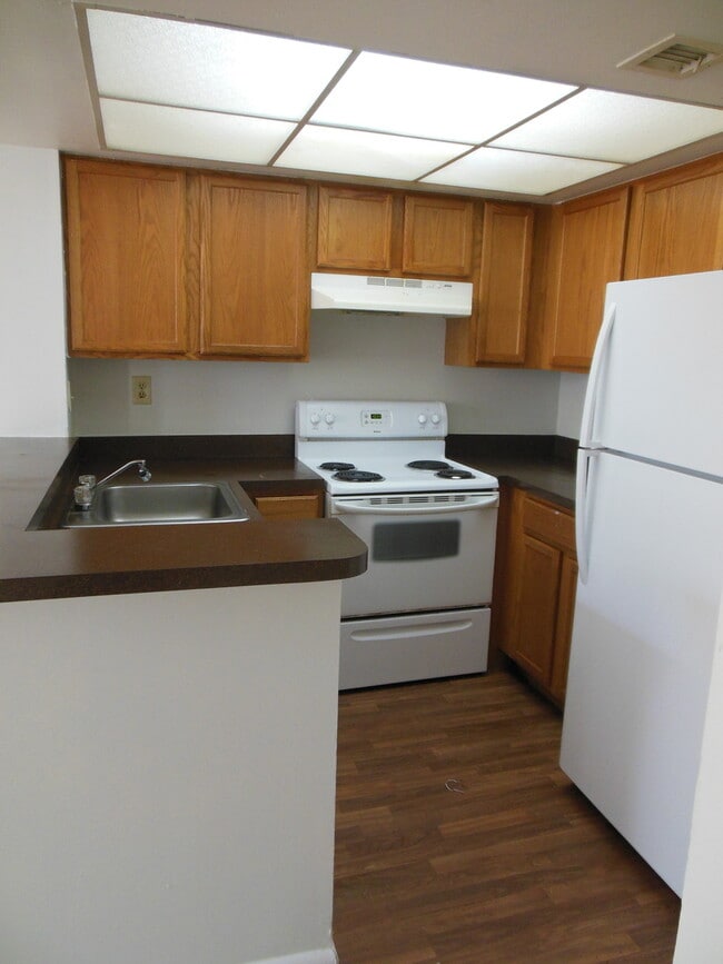 ONE BEDROOM ONE BATHROOM! Pool view!! WATE... - ONE BEDROOM ONE BATHROOM! Pool view!! WATE... Condo Unit 33