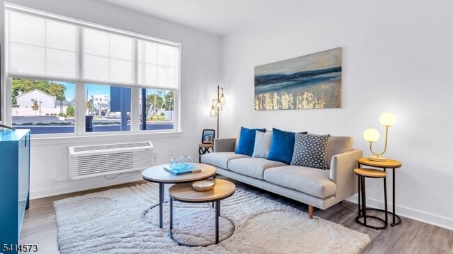 Photo - 47 Kossuth St