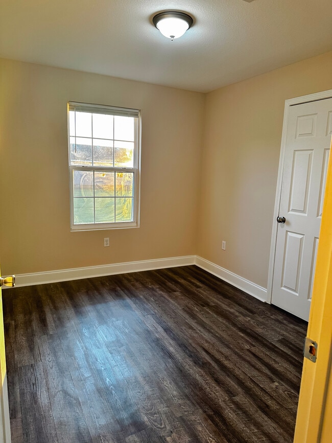 Dormitorio 3 - 123 Meadows Ln