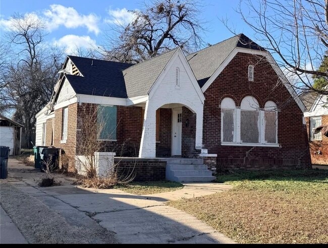 Building Photo - 704 NW 28th St