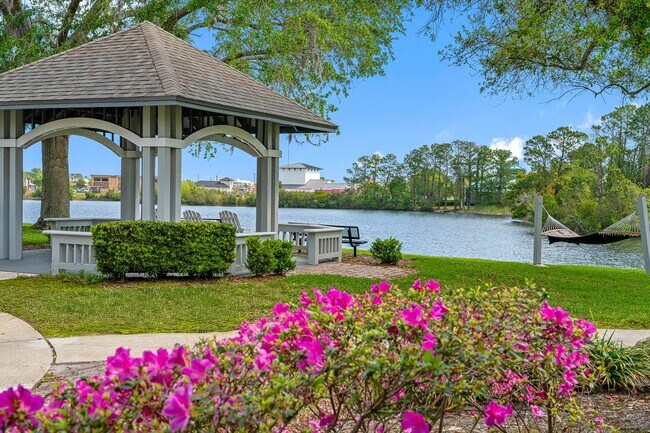 The Colony at Deerwood Apartments