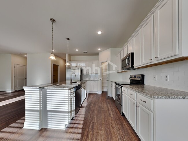 Photo - 533 Lateleaf Dr