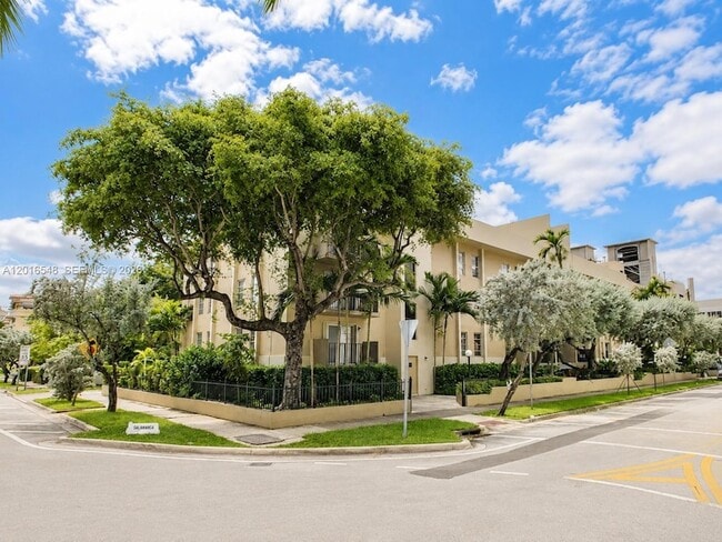 Building Photo - 110 Salamanca Ave Unit PH