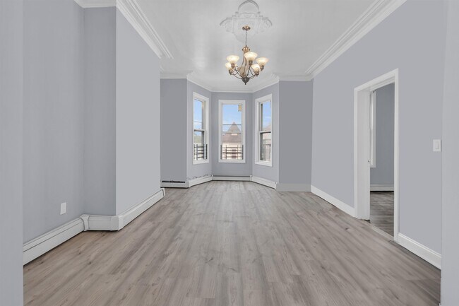Building Photo - 149 Bowers St Unit 3