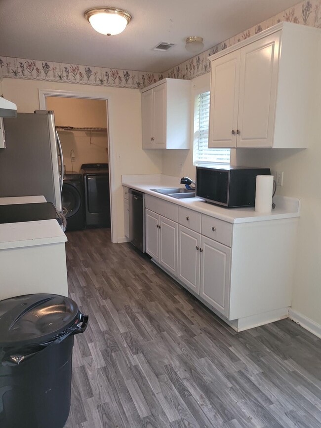 Photo - 1012 Cedarview Cir