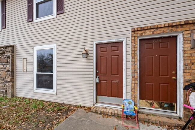 Photo - N Betty Jo Dr Fourplex Unidad 628