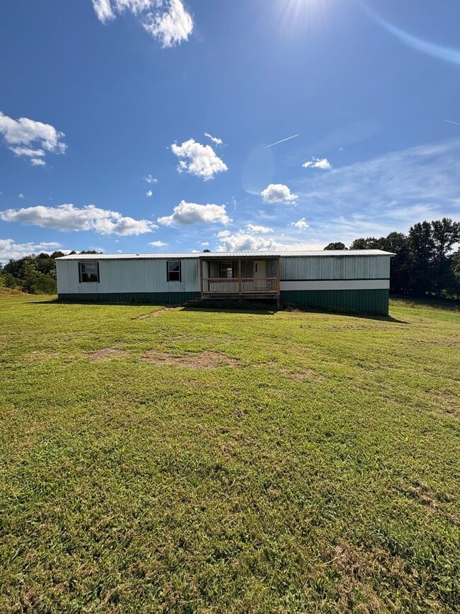Building Photo - Peaceful Country Living – 3 Bed / 2 Bath H... Rental