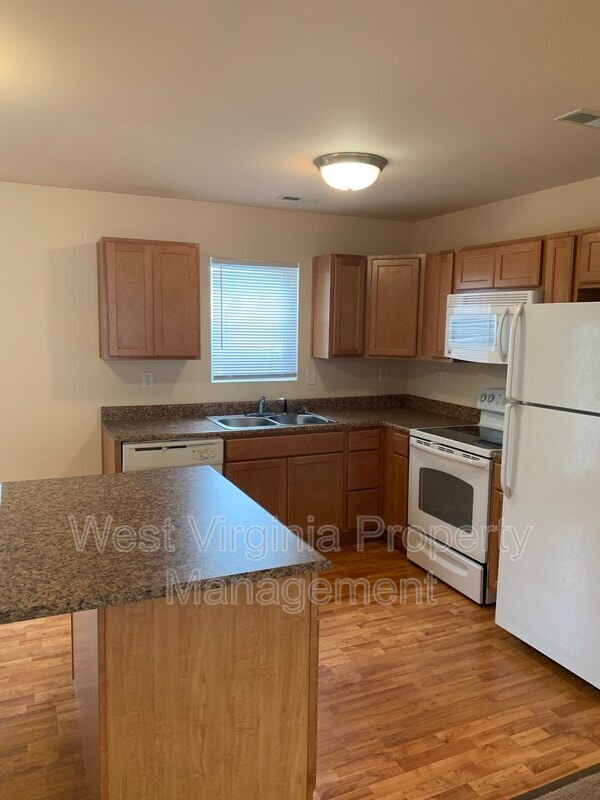 Photo - 196 Cardinal Wy Unit Apt 60