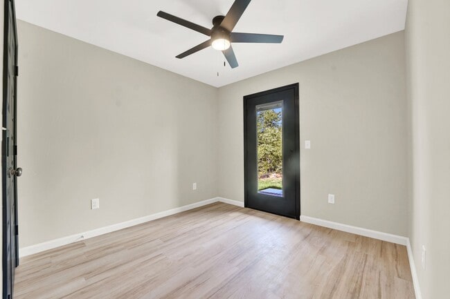 Photo - 3 Bed 2 Bath Duplex