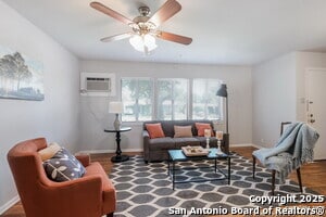 Photo - 418 Saratoga Dr