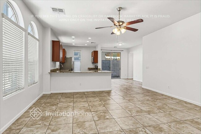1407 S Moccasin Trail