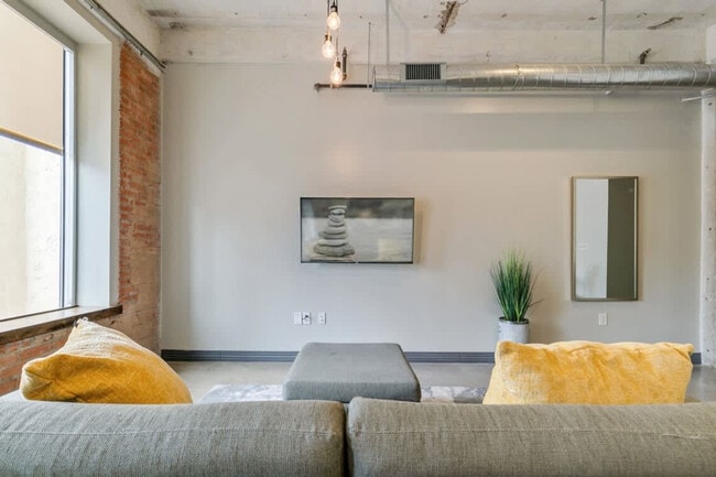 Photo - 500 S Ervay St Unidad ID1297785P