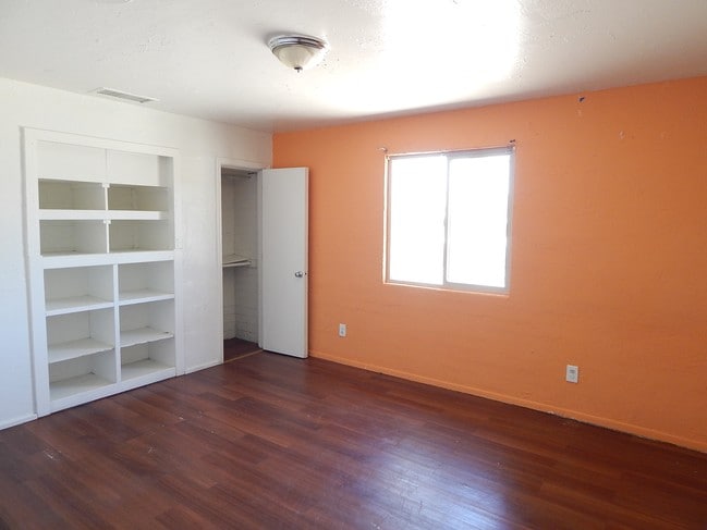 Photo - 1719-1733 W Mountain View Rd