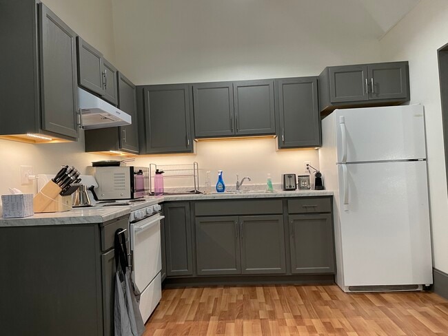 Photo - 400 Main St E Unit 6