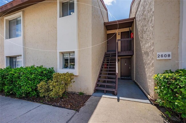 Building Photo - 2608 Hidden Lake Dr N Unit C