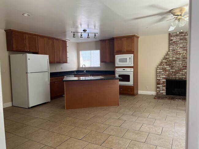 Photo - 778 Bend Ave