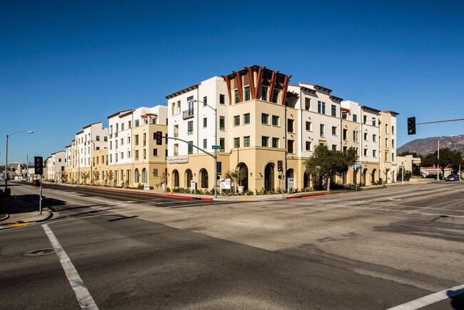Luxe Pasadena apartments — community photo
