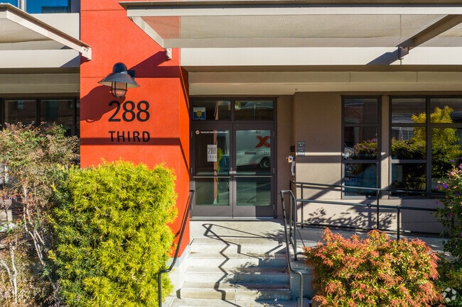 Entrada - 288 3rd St