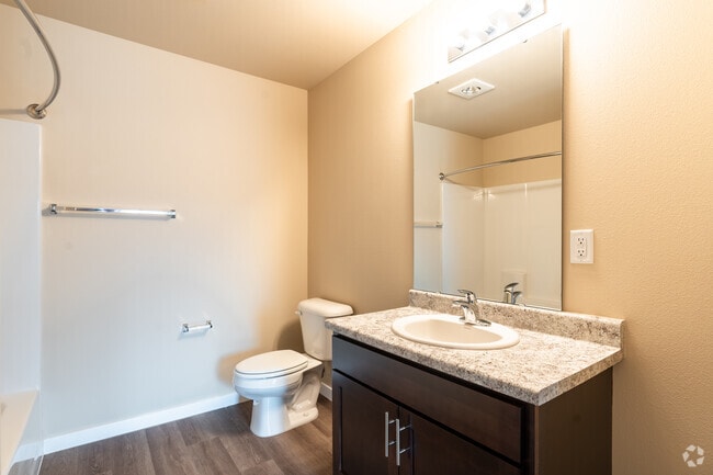 Baño del estudio - 47 North Apartments