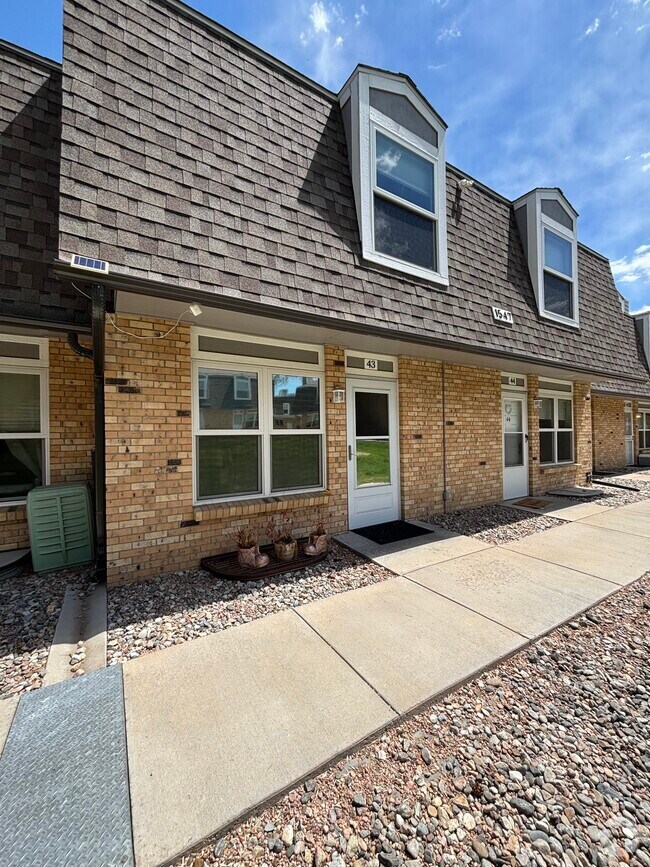Building Photo - 1547 S Owens St Rental