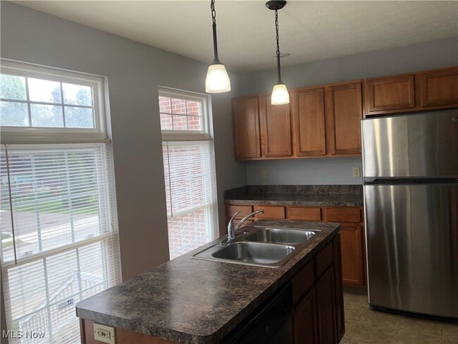 Photo - 1928 E 86th St