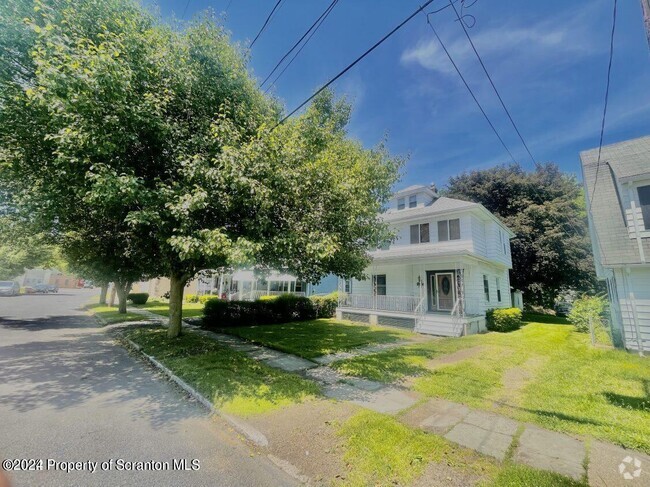 Building Photo - 2129 Brown Ave Rental