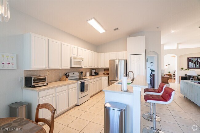 Building Photo - 13841 Lake Mahogany Blvd Rental
