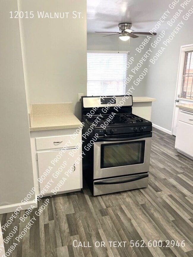 Photo - 12015 Walnut St