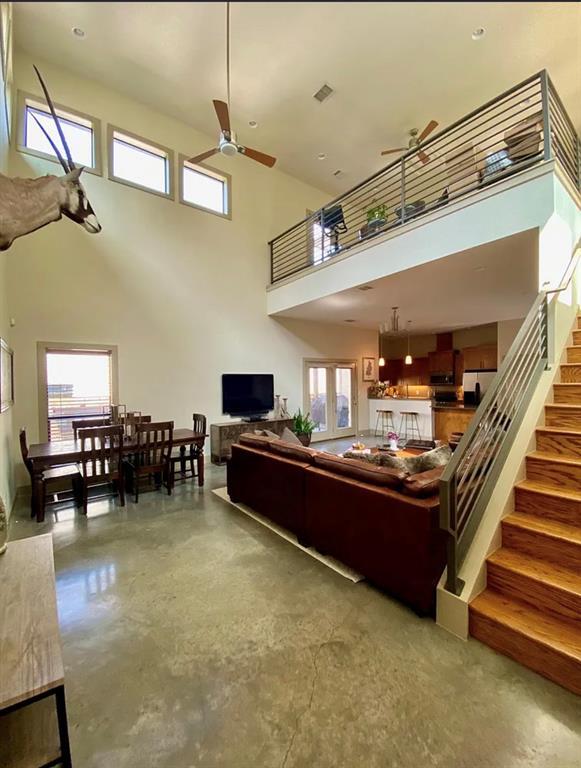 Photo - 903 Cardinal Ln